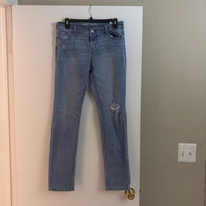 Mid Rise Lighter Wash Jean